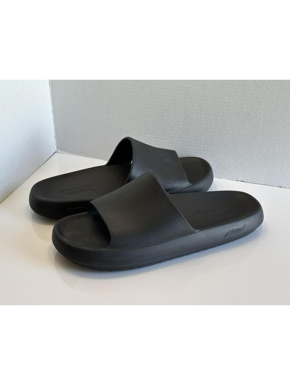 Skechers Foamies Arch Fit Horizon Slides Men's 14 Black Sandals Slip On Comfort